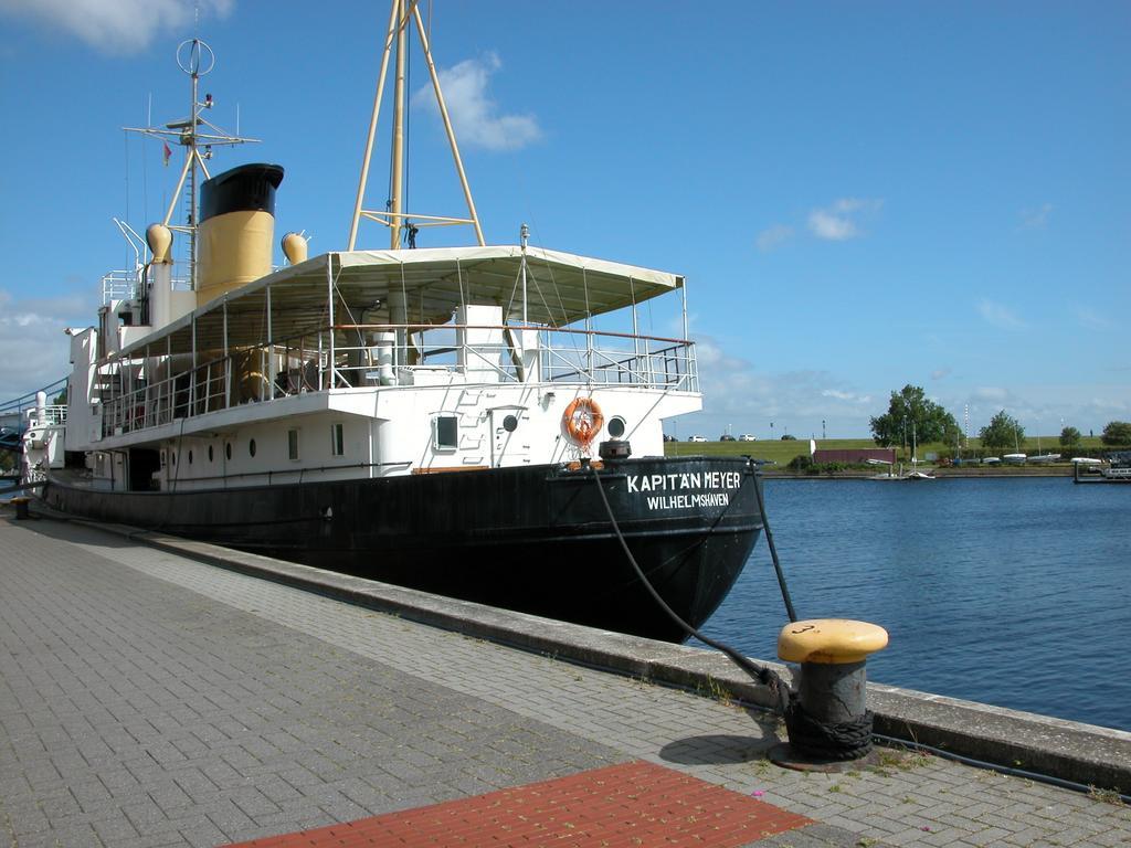 Hotel Keil Wilhelmshaven Bagian luar foto