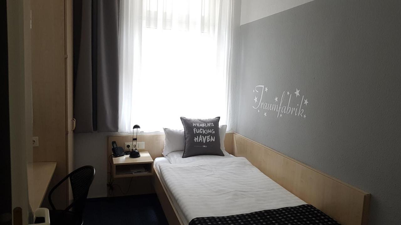 Hotel Keil Wilhelmshaven Bagian luar foto